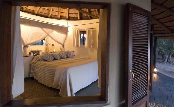 Nsefu camp bedroom