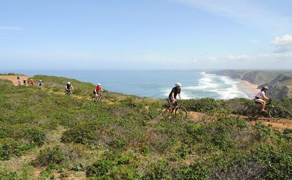 Family cycling in the Algarve