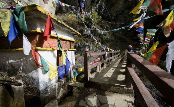Path to Tiger's Nest