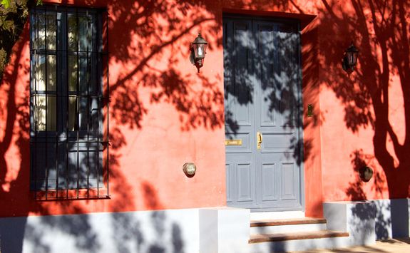 san antonio de areco red building