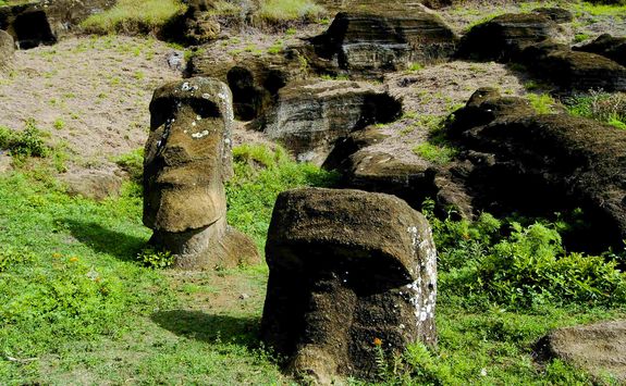 Rano Raraku moais