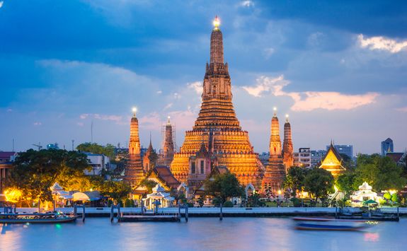 Wat Arun at night