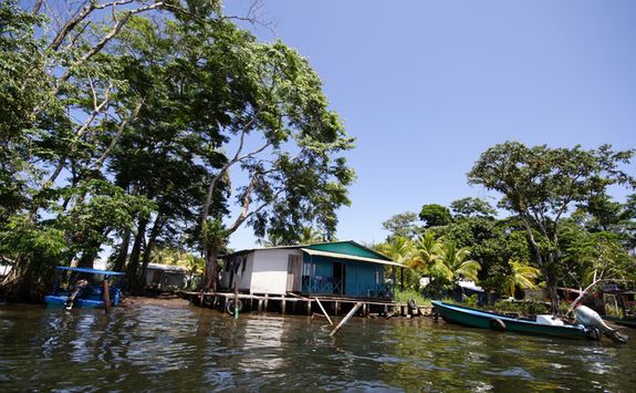 tortuguero village