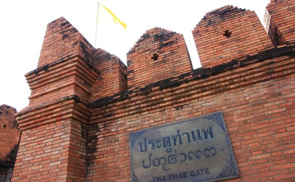 Thapae Gate