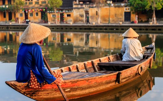 Hoi An women in boat