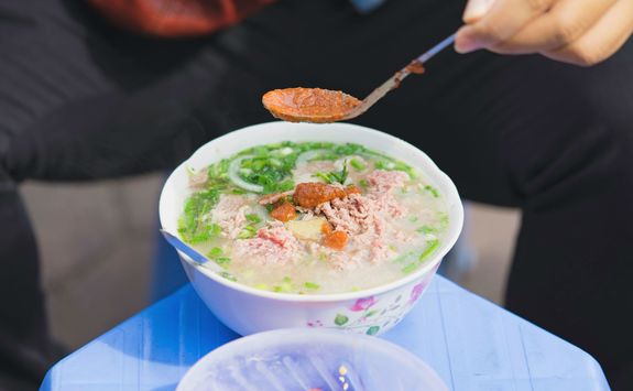 Pho in a Hanoi street market