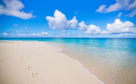 denis island beach