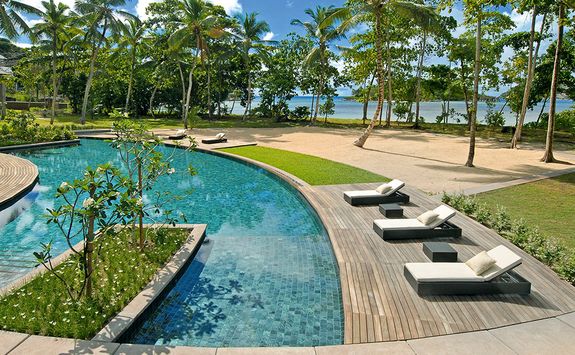 ephelia's swimming pool