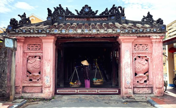hoi an japanese bridge