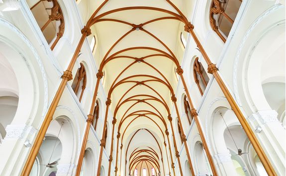 notre dame saigon basilica