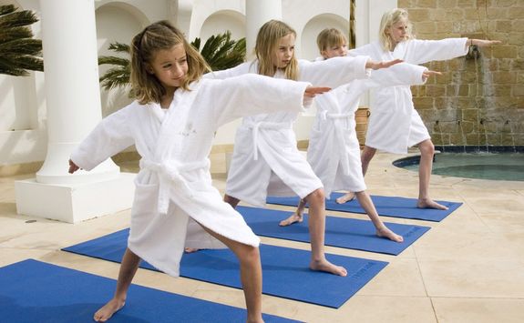 kids doing yoga