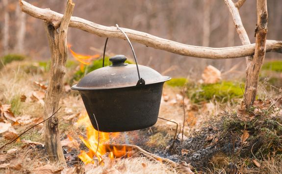 Cooking on a campfire