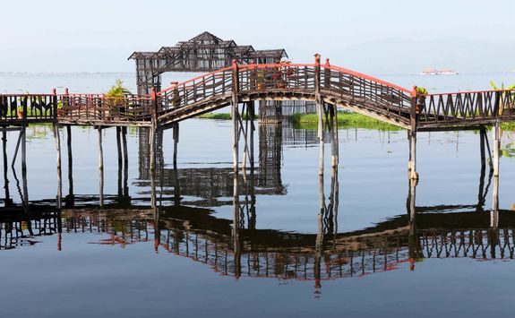 Bamboo bridge, Lake Inle