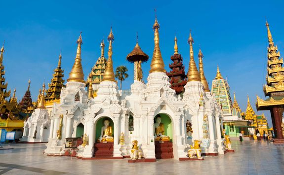 Stupas Shwedagon pagoda