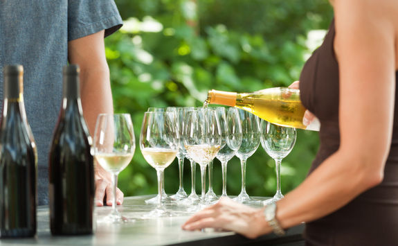 White wine tasting