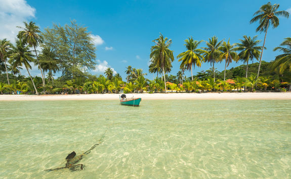 beach boat sun