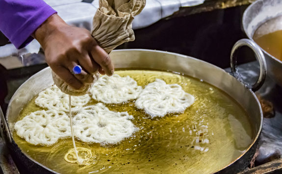 Making jalebis