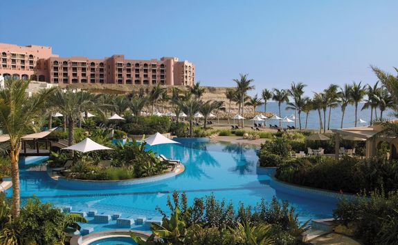 Barr al Jisah pool