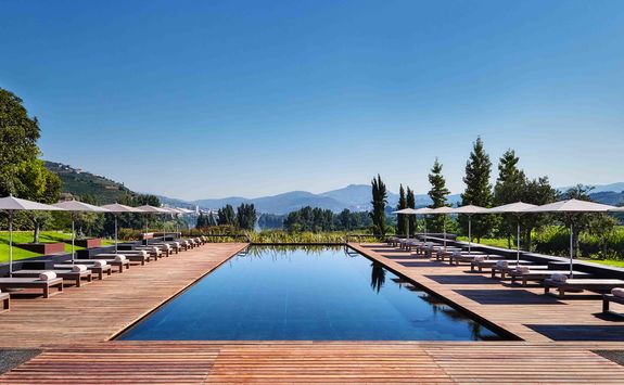 Outdoor swimming pool