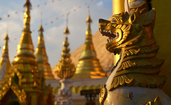 Shwedagon Pagoda figures