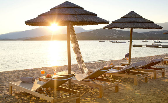 Sundowners on the beach