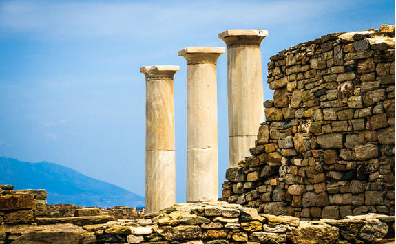 Delos columns