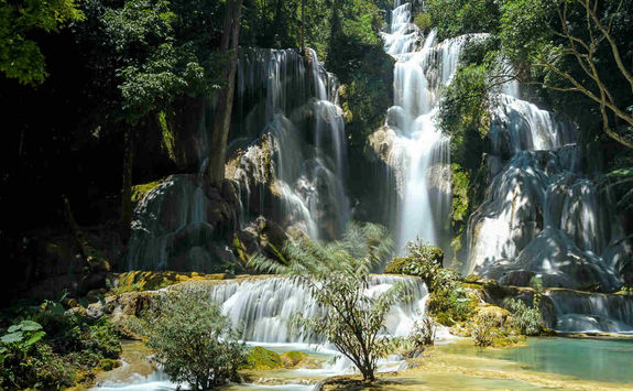 kuang si waterfall