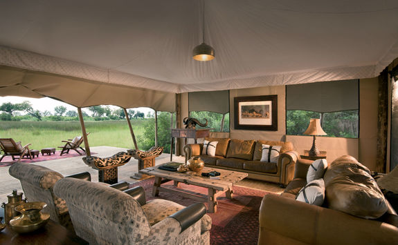 Duba expedition camp lounge