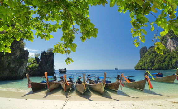 thai long boats