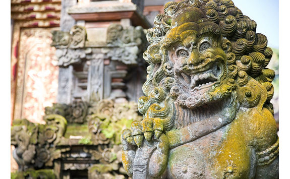 pura dalem scuplture