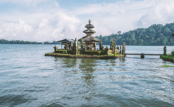 lake bratan