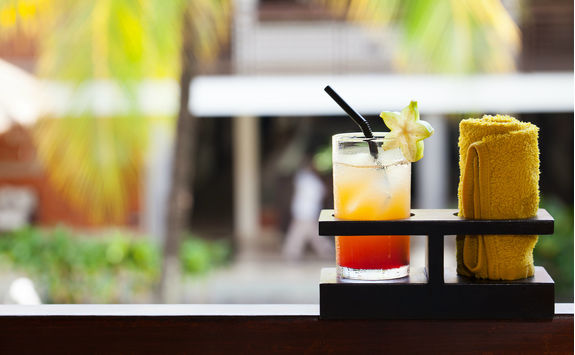 tropical juice and cold towel