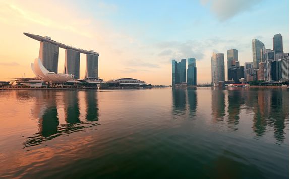singapore skyline at sunset