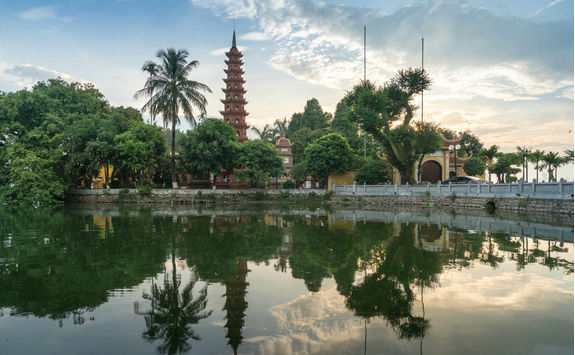 Tran quoc pagoda during sunset