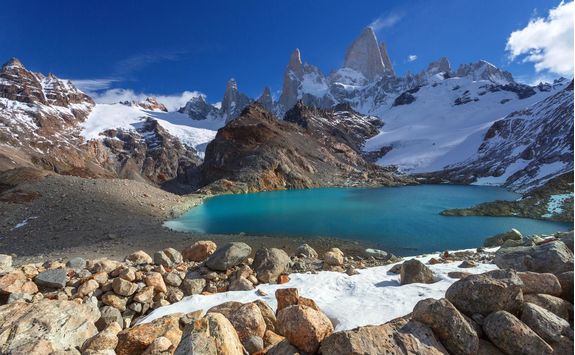 mount fitz and lake
