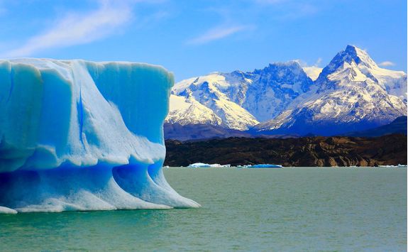 iceberg and mountain background