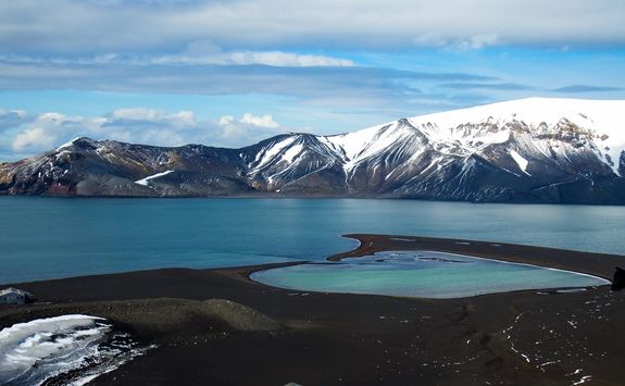 landscape volcano active