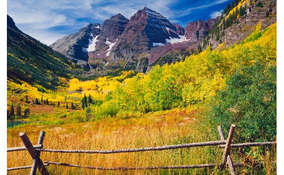 Maroon bells with autumn Aspen trees