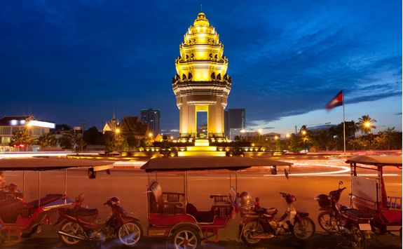 phnom penh by night