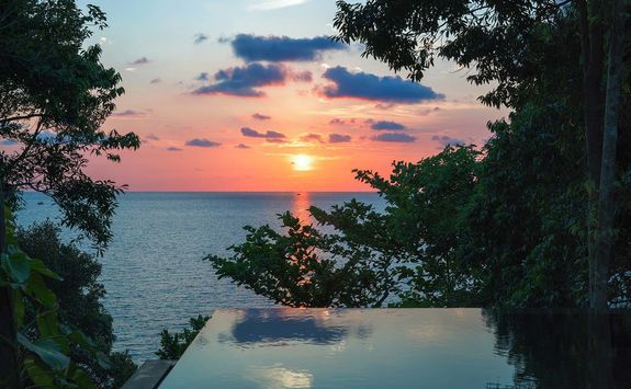 Ocean pool villa at sunset, Krabey Island