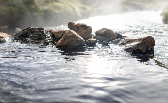 Close-up-view-of-hot-spring