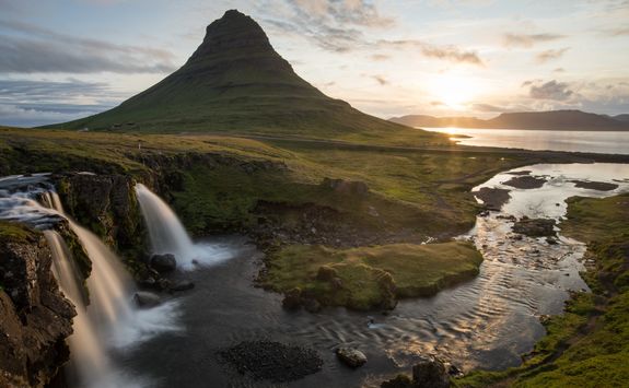 Kirkjufellsfoss-waterfall