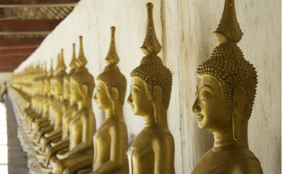 Buddha Statues in That Ing Hang