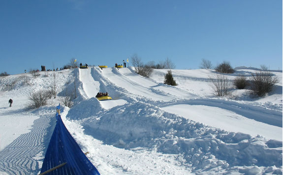 Snow rafting