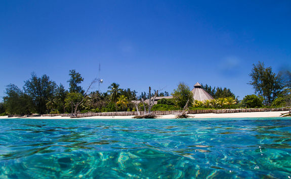 Denis Island hotel from sea
