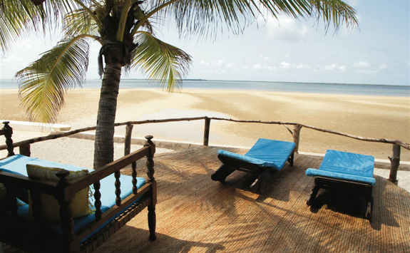 Manda Bay beach view