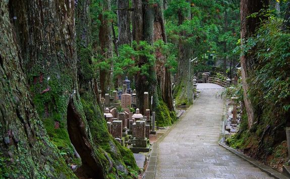 Okunoin cemetery