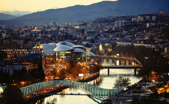 tblisi river architecture