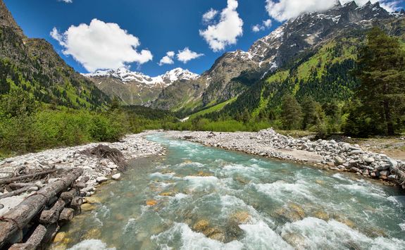 Dolra river Becho valley