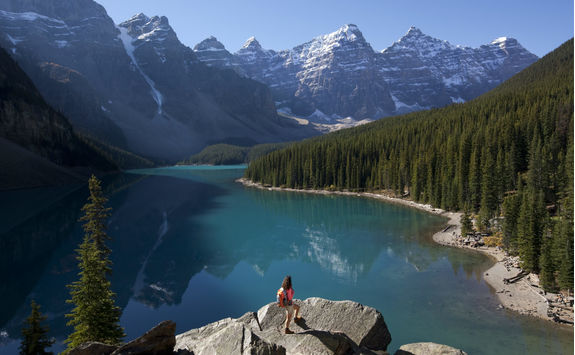 hiking lake moraine